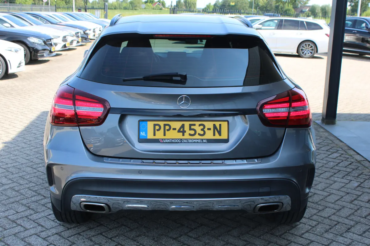 180 AUT7 Business Solution AMG COMAND CAMERA