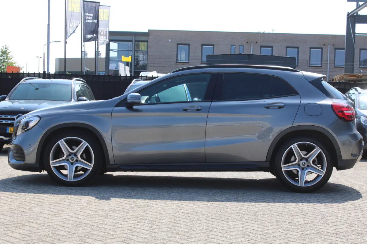 180 AUT7 Business Solution AMG COMAND CAMERA