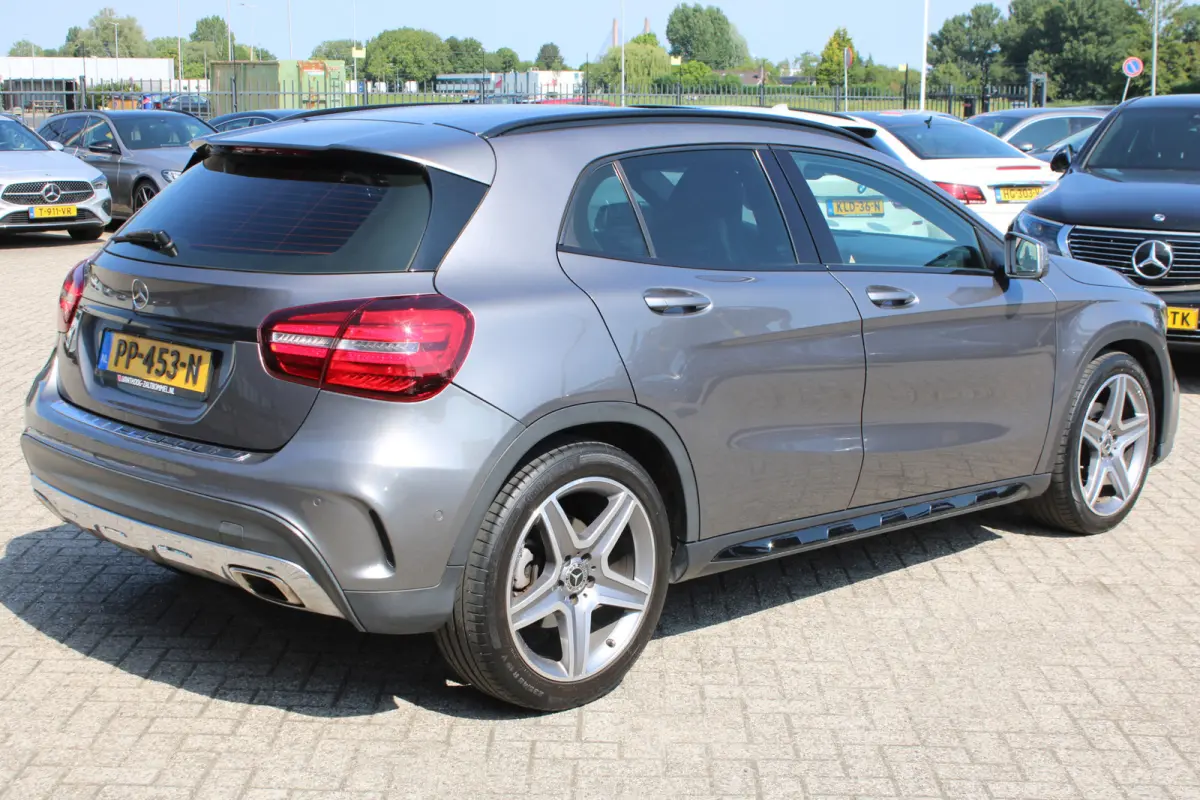 180 AUT7 Business Solution AMG COMAND CAMERA