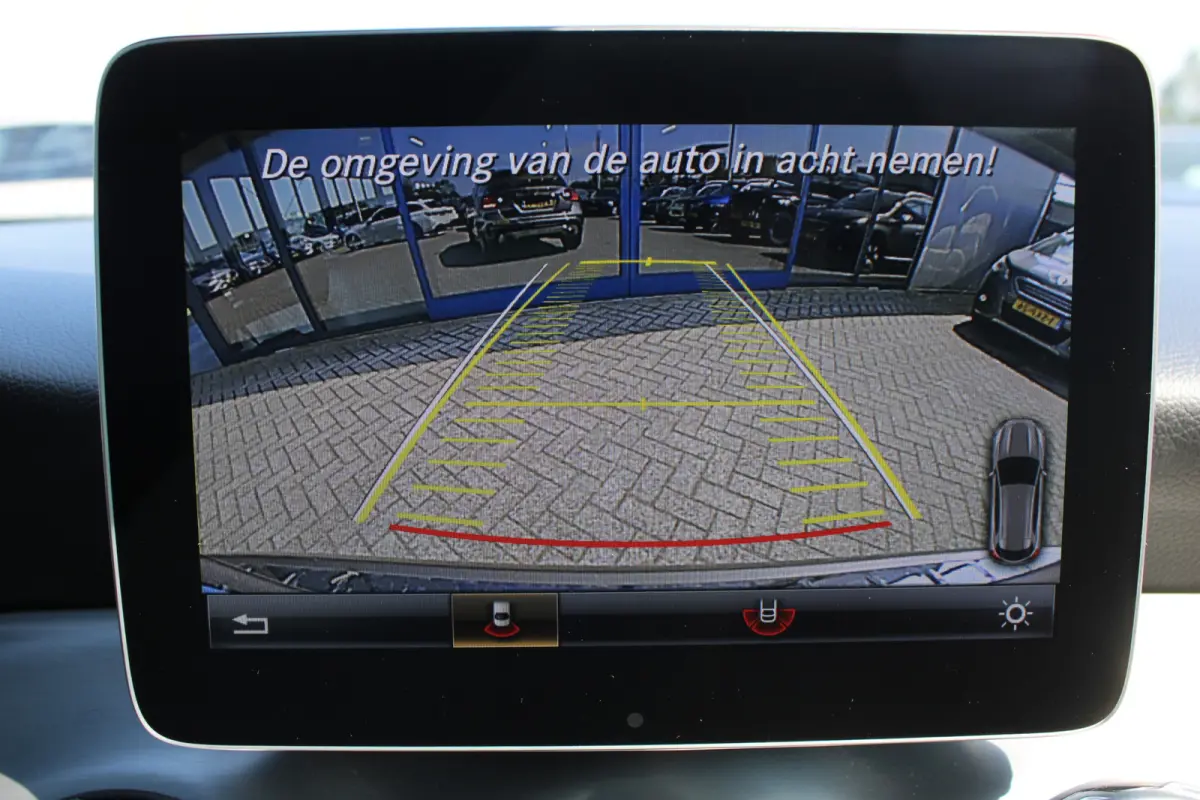180 AUT7 Business Solution AMG COMAND CAMERA