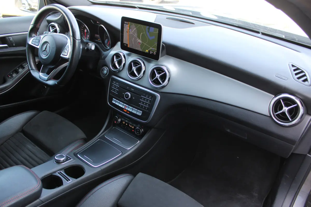 180 AUT7 Business Solution AMG COMAND CAMERA