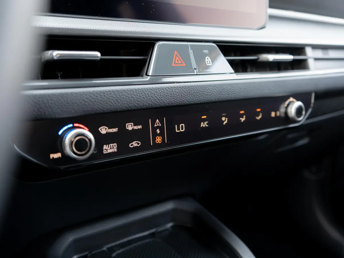 1.0 T-GDi MHEV ExecutiveLine | Actieprijs* | Op Voorraad | Navi. | Stoel en Stuurverwarming | Clima. | Privacy Glass | Dodehoekassistentie