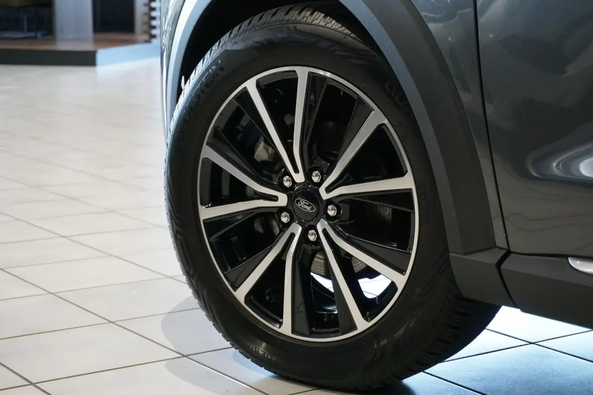 1.0 EcoBoost Titanium *dealer onderhouden* + WINTERPACK / STOELMASSAGE / TREKHAAK