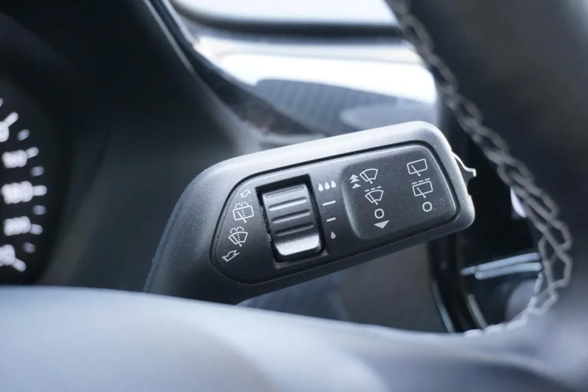 1.0 EcoBoost Titanium *dealer onderhouden* + WINTERPACK / STOELMASSAGE / TREKHAAK