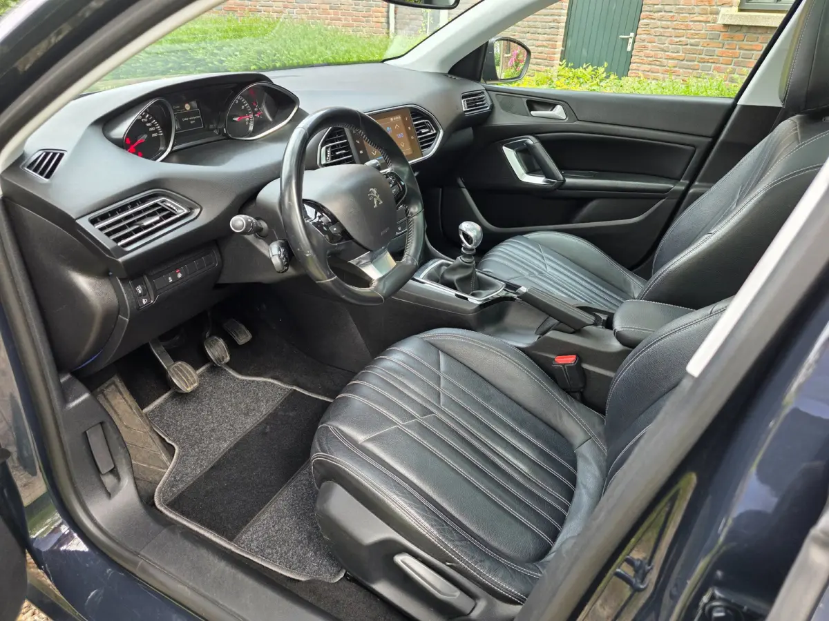1.2 PureTech Blue Lease Executive