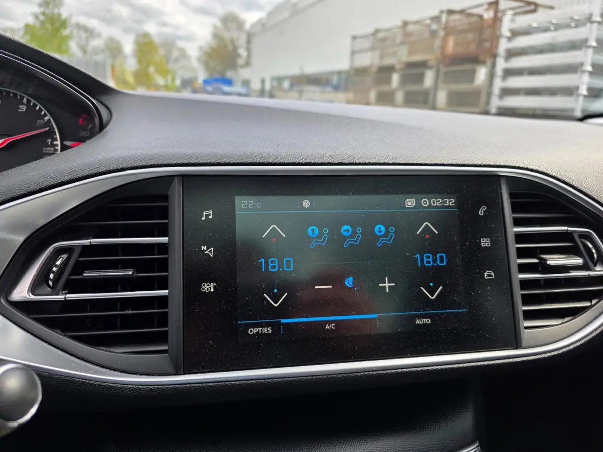 1.2 PureTech Blue Lease Executive