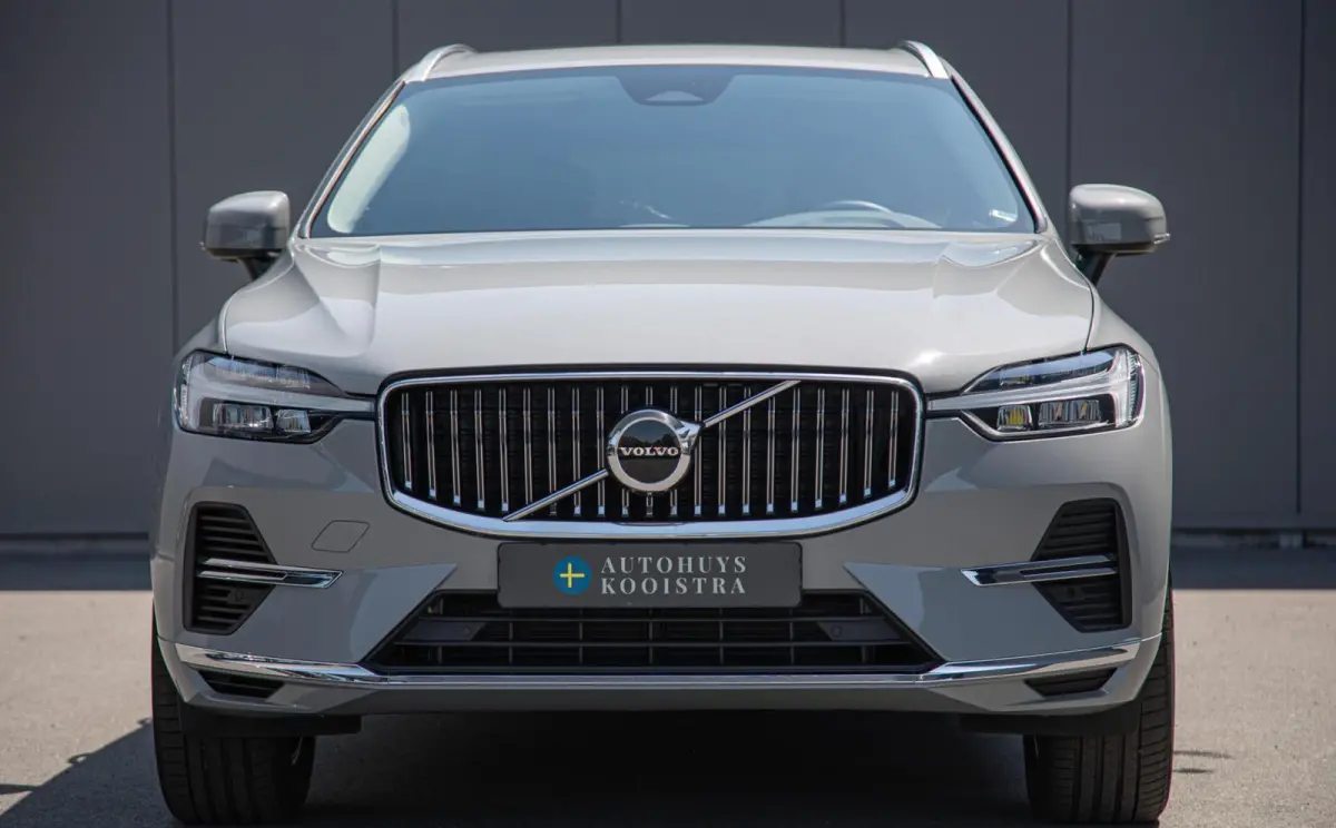 T6 Plug-In Hybrid AWD Core Bright Panorama|Keyless|Google|