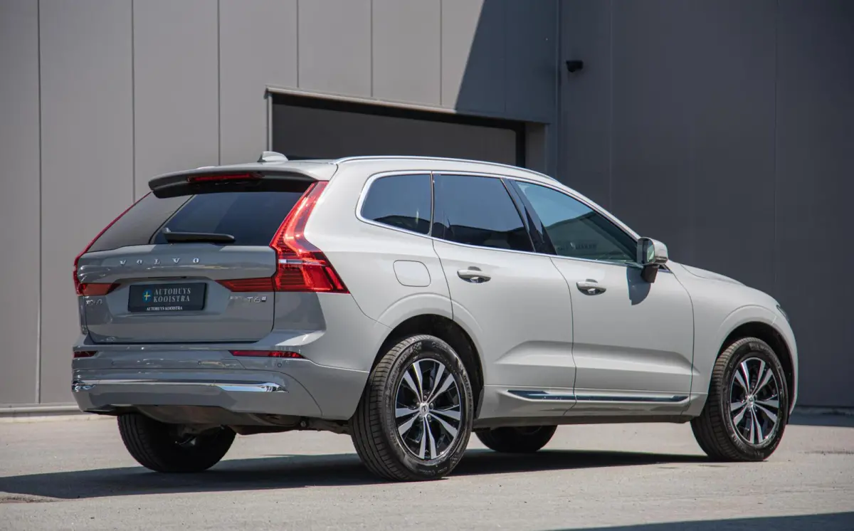 T6 Plug-In Hybrid AWD Core Bright Panorama|Keyless|Google|