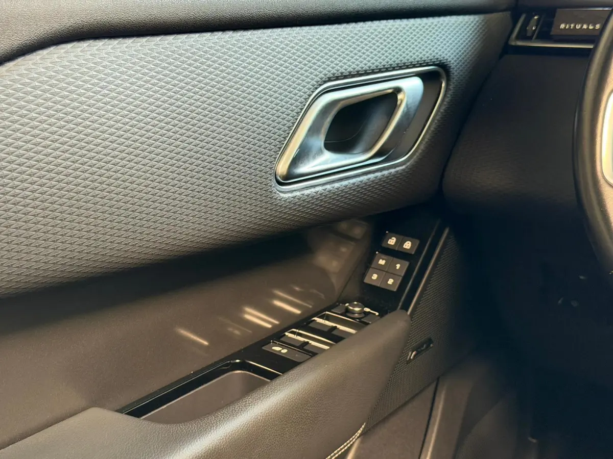 P400e 404 PK|Facelift|Panoramadak|360 Camera|SOH 91,5%