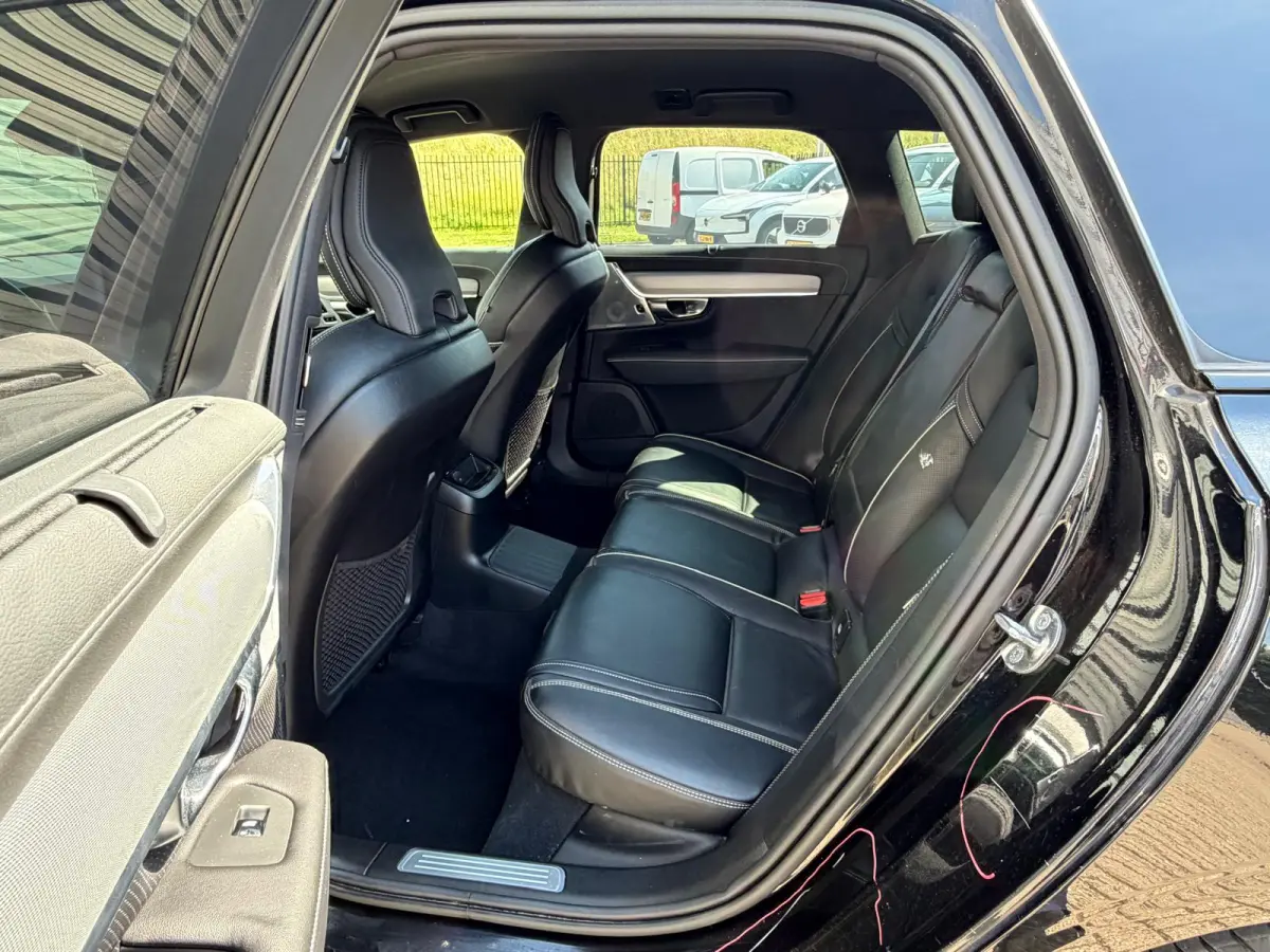 T8 455PK Long Range R-Design | 19" | B&W audio | Head Up Displ | 360° | Power Seats