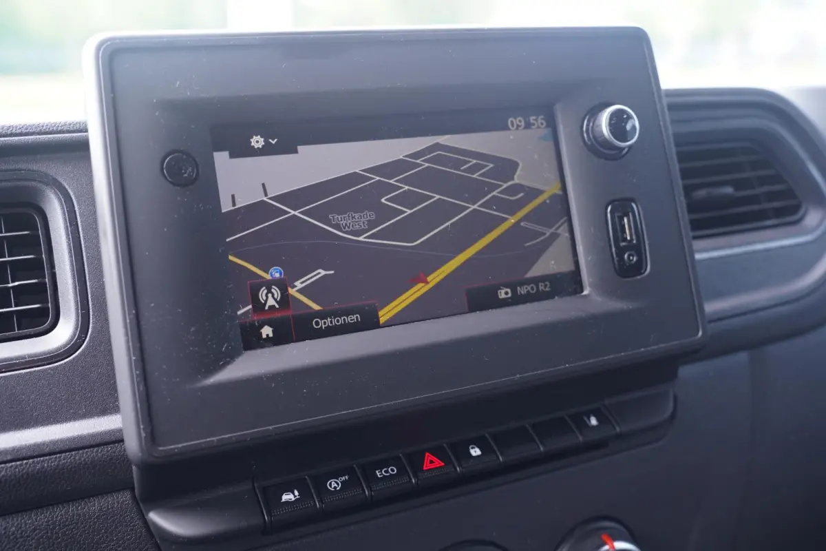 2.3 DCi 163 pk Bakwagen met Laadklep Navi, Airco Apple Carplay, Dakspoiler, Cruise Control, LxBxH 408x205x220 cm