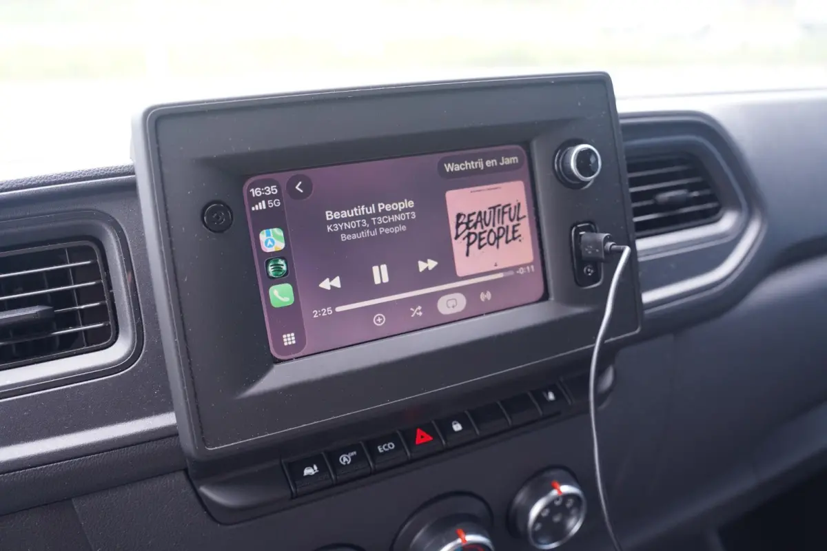 2.3 DCi 163 pk Bakwagen met Laadklep Navi, Airco Apple Carplay, Dakspoiler, Cruise Control, LxBxH 408x205x220 cm