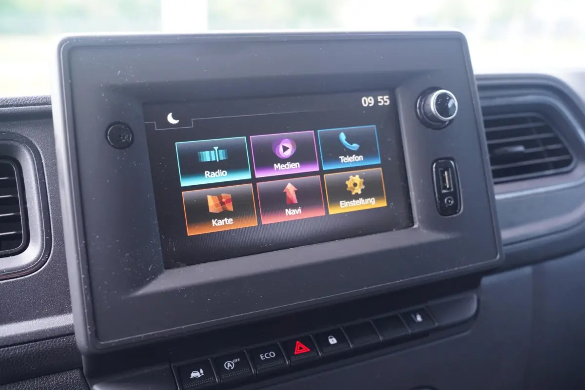 2.3 DCi 163 pk Bakwagen met Laadklep Navi, Airco Apple Carplay, Dakspoiler, Cruise Control, LxBxH 408x205x220 cm