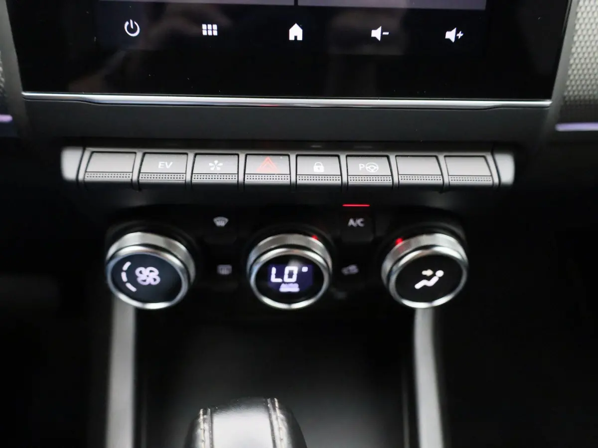 1.6 E-Tech Hybrid 145 Intens | ACHTERUITRIJCAMERA | APPLE CARPLAY - ANDROID AUTO | LANE ASSIST | KEYLESS |