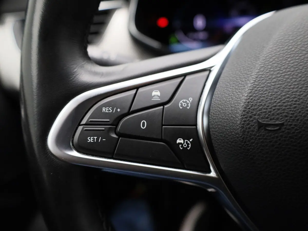 1.6 E-Tech Hybrid 145 Intens | ACHTERUITRIJCAMERA | APPLE CARPLAY - ANDROID AUTO | LANE ASSIST | KEYLESS |