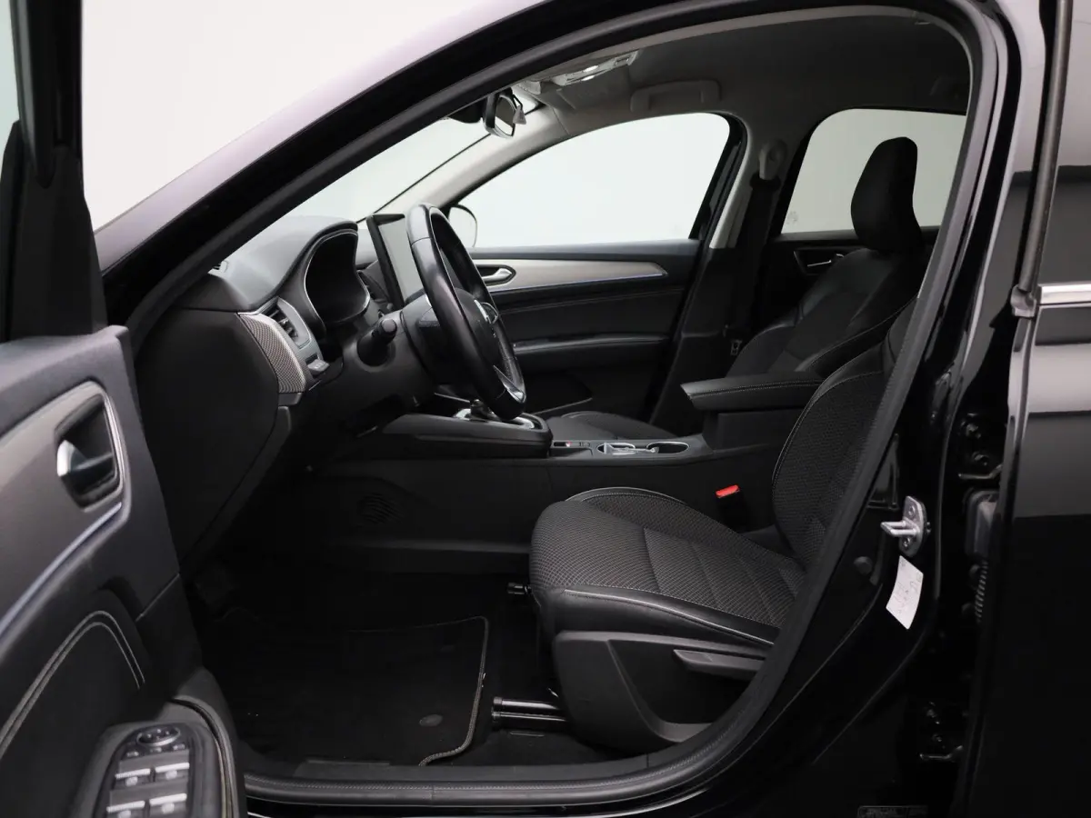 1.6 E-Tech Hybrid 145 Intens | ACHTERUITRIJCAMERA | APPLE CARPLAY - ANDROID AUTO | LANE ASSIST | KEYLESS |