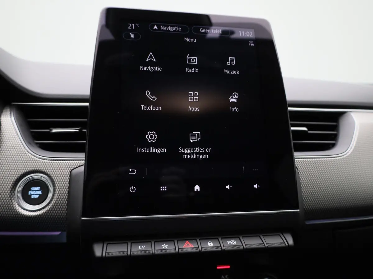 1.6 E-Tech Hybrid 145 Intens | ACHTERUITRIJCAMERA | APPLE CARPLAY - ANDROID AUTO | LANE ASSIST | KEYLESS |
