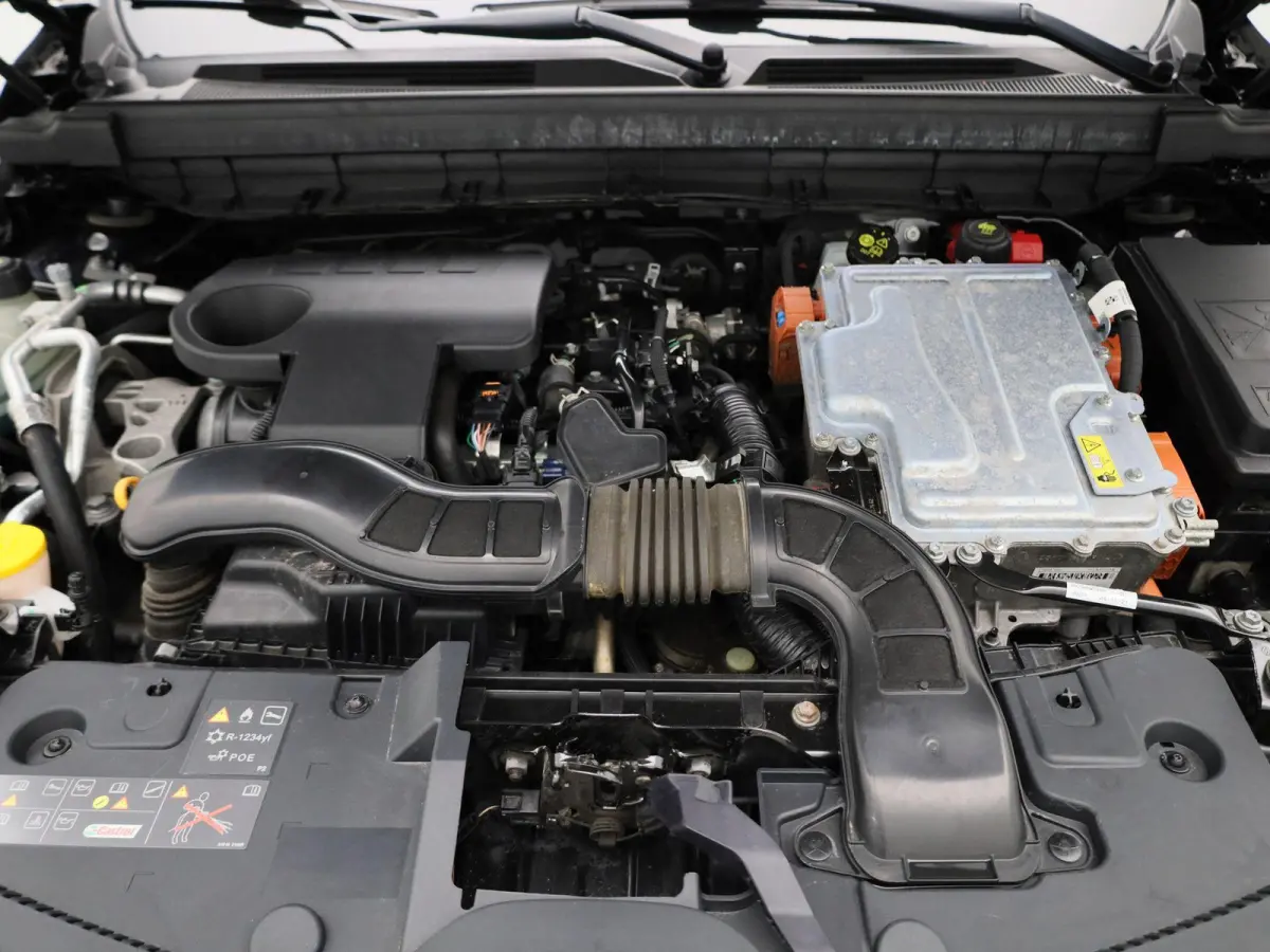 1.6 E-Tech Hybrid 145 Intens | ACHTERUITRIJCAMERA | APPLE CARPLAY - ANDROID AUTO | LANE ASSIST | KEYLESS |
