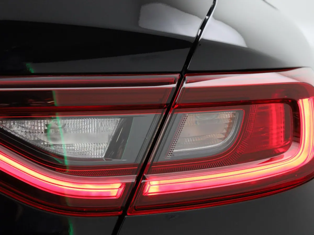 1.6 E-Tech Hybrid 145 Intens | ACHTERUITRIJCAMERA | APPLE CARPLAY - ANDROID AUTO | LANE ASSIST | KEYLESS |