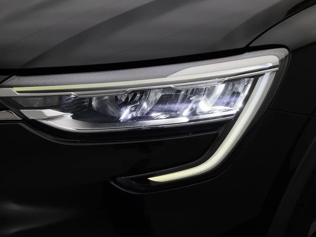 1.6 E-Tech Hybrid 145 Intens | ACHTERUITRIJCAMERA | APPLE CARPLAY - ANDROID AUTO | LANE ASSIST | KEYLESS |