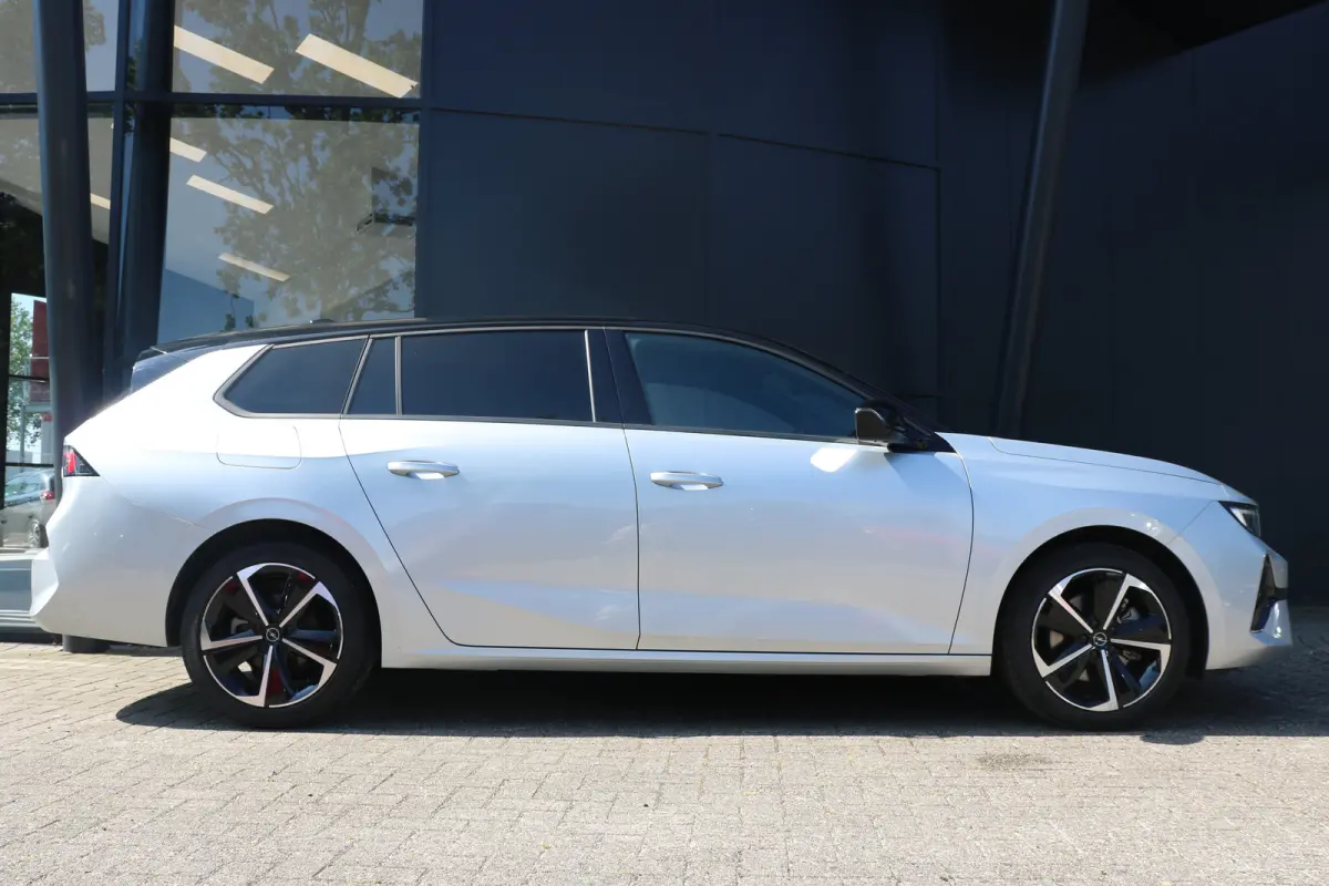 1.2 Turbo Hybrid GS | Navi | Stoel en stuur verw. | Camera | Keyless | PDC V+A | DAB |