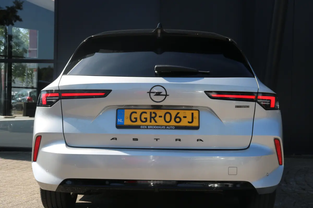 1.2 Turbo Hybrid GS | Navi | Stoel en stuur verw. | Camera | Keyless | PDC V+A | DAB |