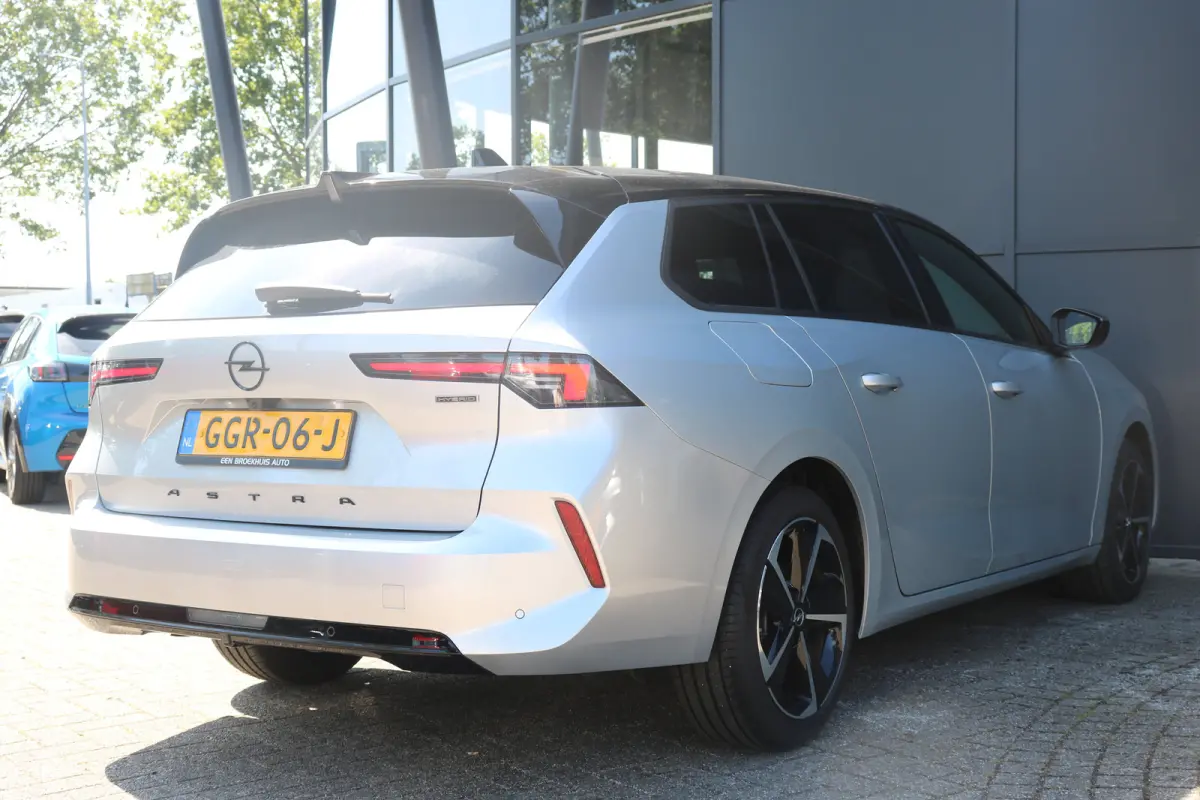 1.2 Turbo Hybrid GS | Navi | Stoel en stuur verw. | Camera | Keyless | PDC V+A | DAB |