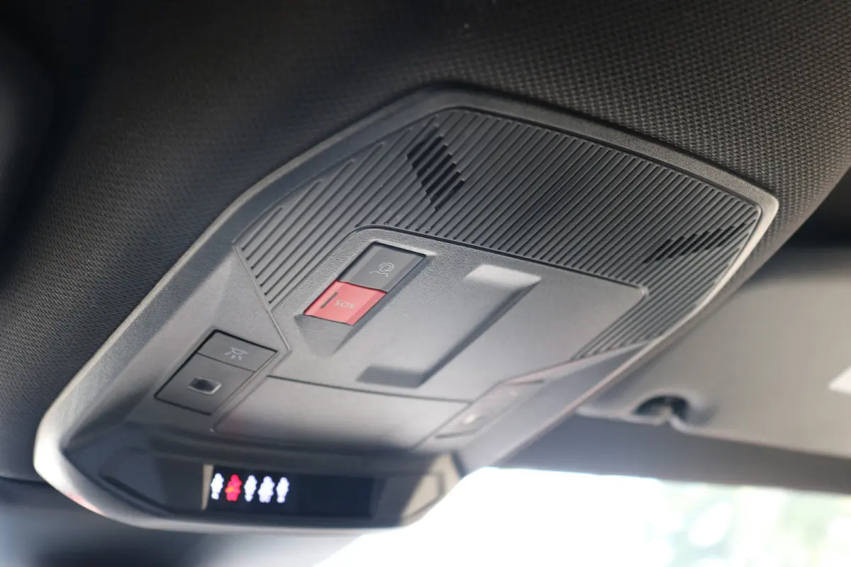1.2 Turbo Hybrid GS | Navi | Stoel en stuur verw. | Camera | Keyless | PDC V+A | DAB |