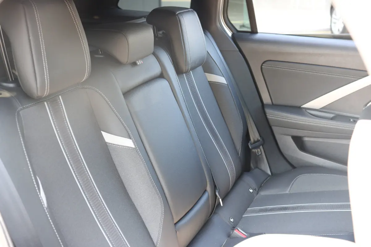 1.2 Turbo Hybrid GS | Navi | Stoel en stuur verw. | Camera | Keyless | PDC V+A | DAB |