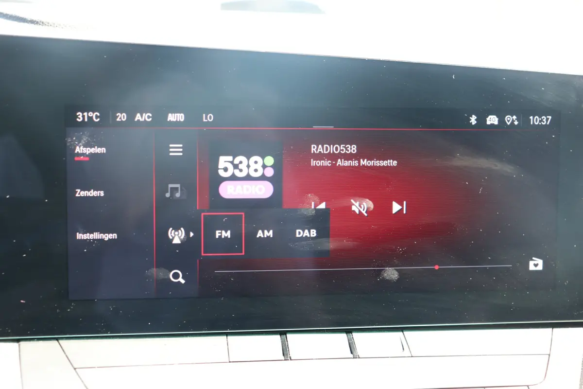 1.2 Turbo Hybrid GS | Navi | Stoel en stuur verw. | Camera | Keyless | PDC V+A | DAB |