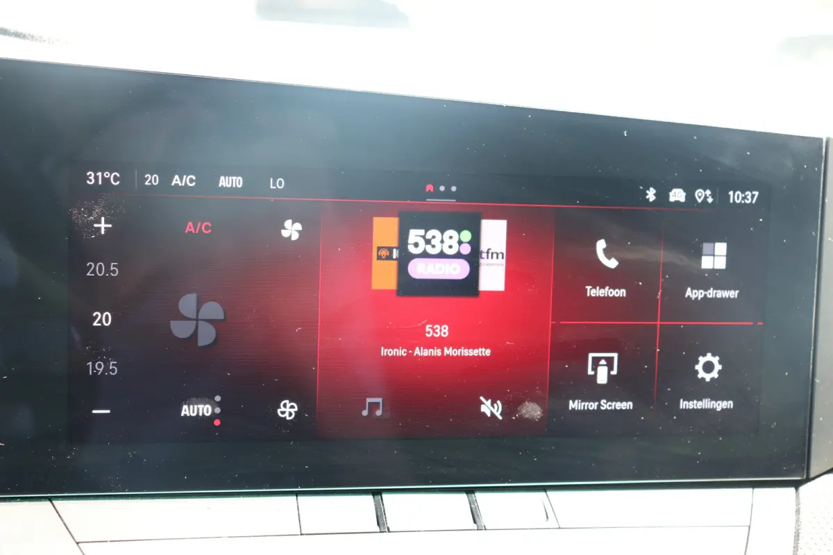1.2 Turbo Hybrid GS | Navi | Stoel en stuur verw. | Camera | Keyless | PDC V+A | DAB |