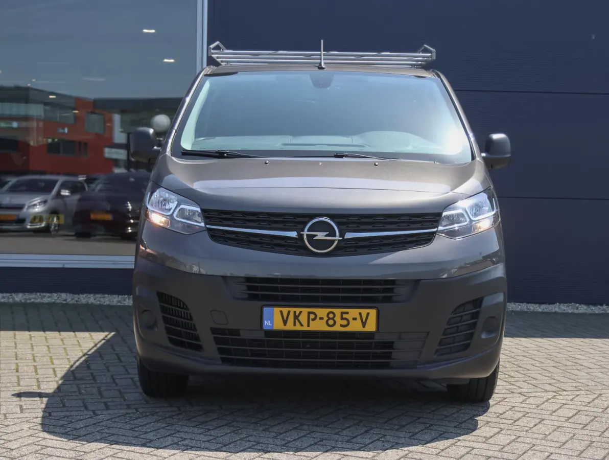 100pk L1 Edition | 1ste eigenaar | Trekhaak | Parkeersensoren | Airco | Schuifdeur | Imperiaal