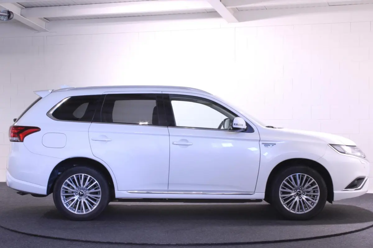 2.4 PHEV Intense | Camera | Leder | Cruise control