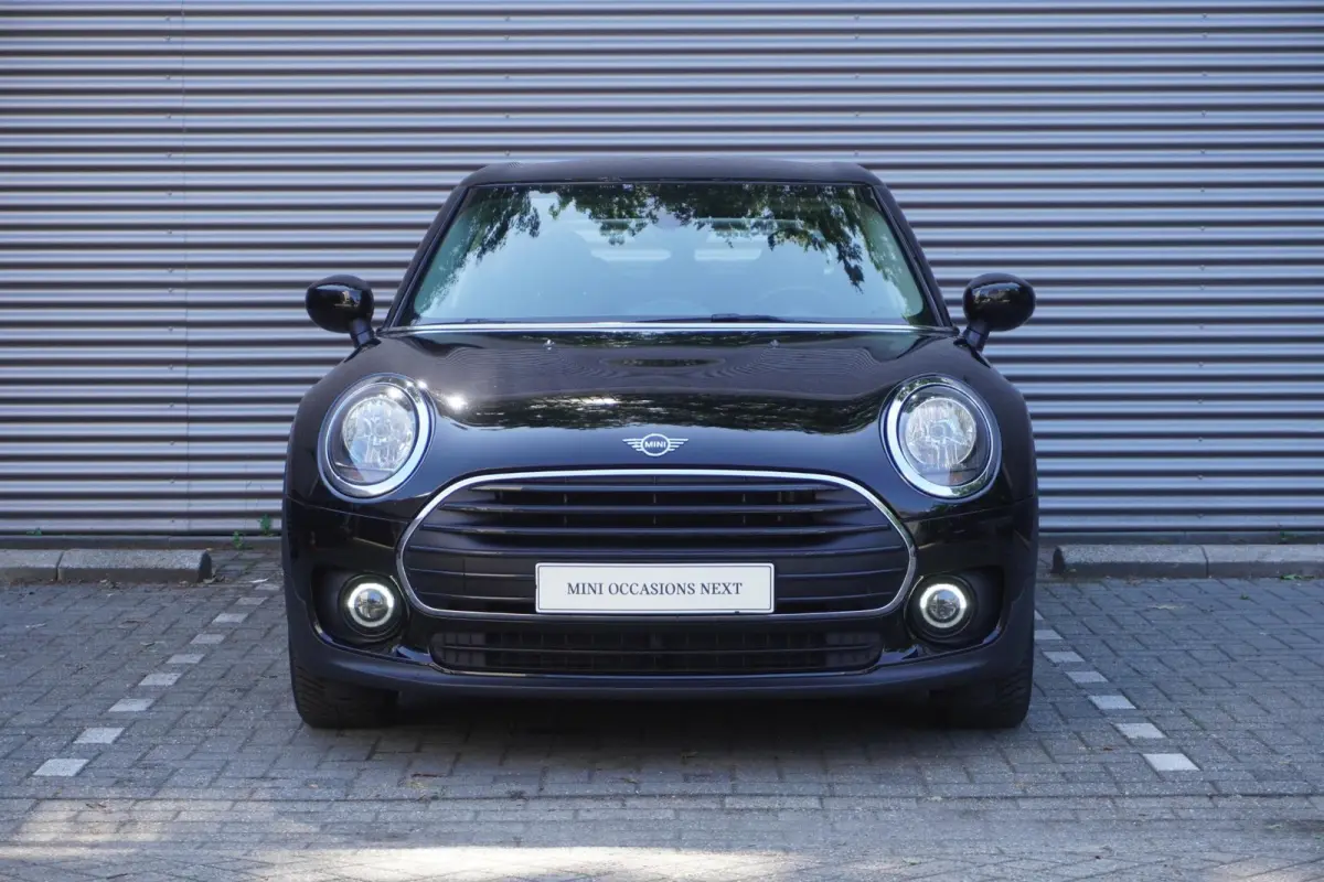 One | Salt | 17" LM Vent Spoke | Cruise Control | Smartphone integratie | Connected Navigation Pakket