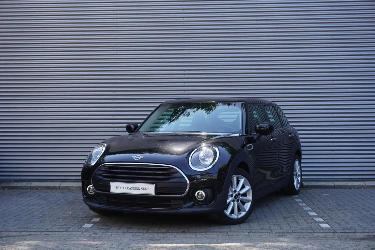 One | Salt | 17" LM Vent Spoke | Cruise Control | Smartphone integratie | Connected Navigation Pakket