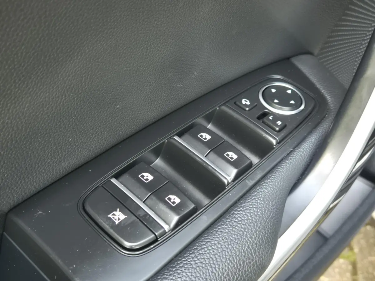 1.4 T-GDi DynamicPlusLine AUTOMAAT | Navigatie | Climate Control | Cruise Control | Parkeersensoren + Camera | Licht metalen velgen
