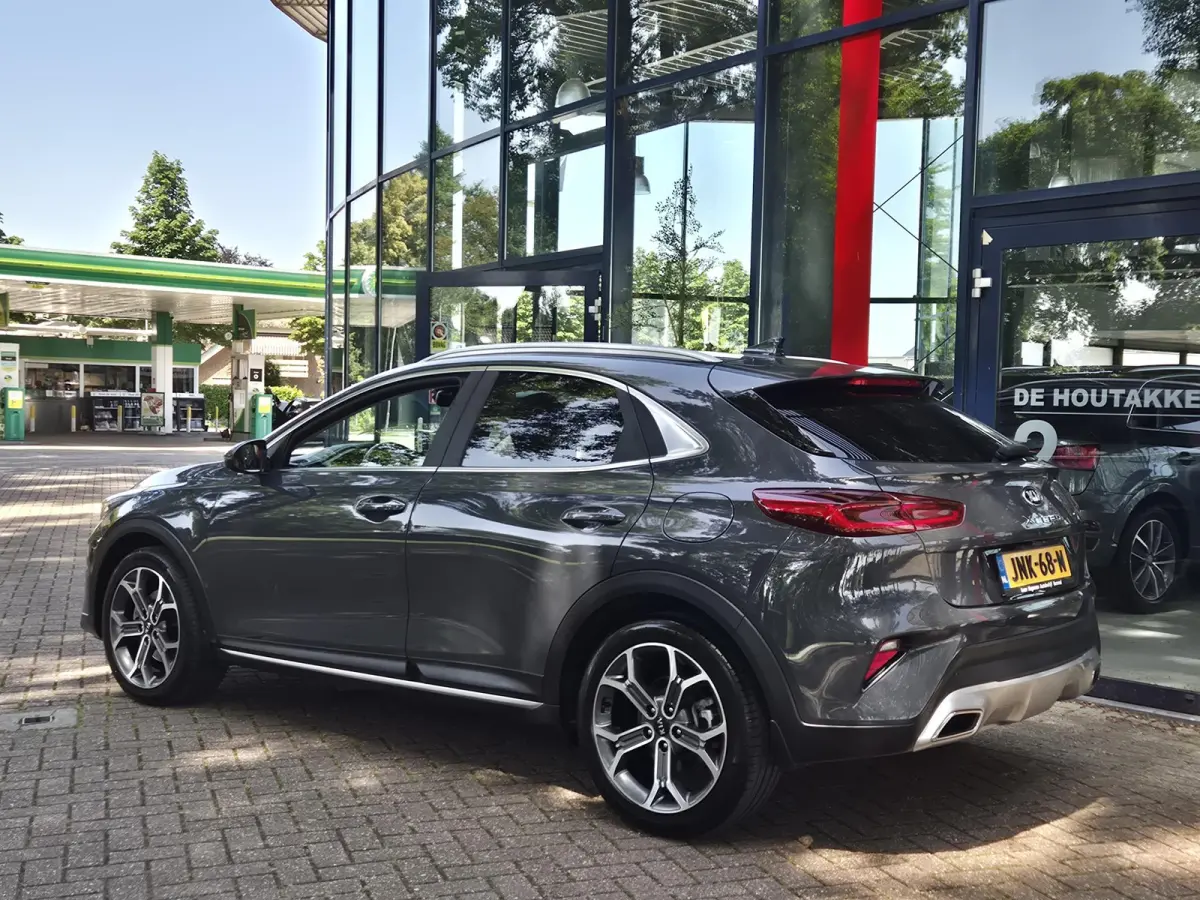 1.4 T-GDi DynamicPlusLine AUTOMAAT | Navigatie | Climate Control | Cruise Control | Parkeersensoren + Camera | Licht metalen velgen