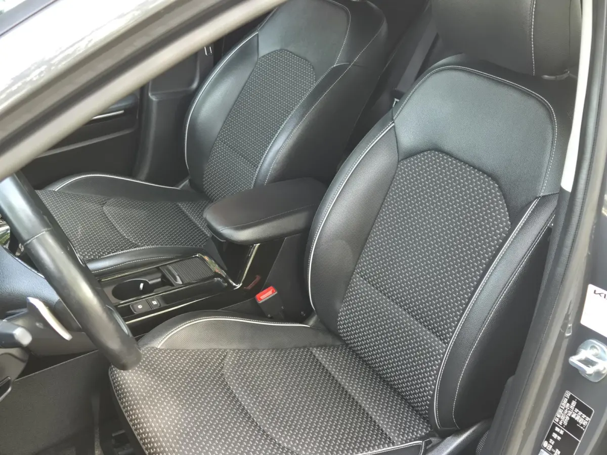 1.4 T-GDi DynamicPlusLine AUTOMAAT | Navigatie | Climate Control | Cruise Control | Parkeersensoren + Camera | Licht metalen velgen