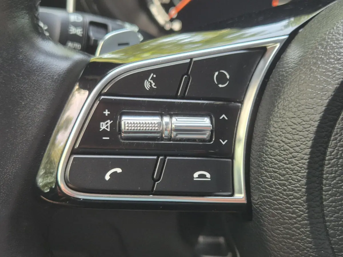 1.4 T-GDi DynamicPlusLine AUTOMAAT | Navigatie | Climate Control | Cruise Control | Parkeersensoren + Camera | Licht metalen velgen