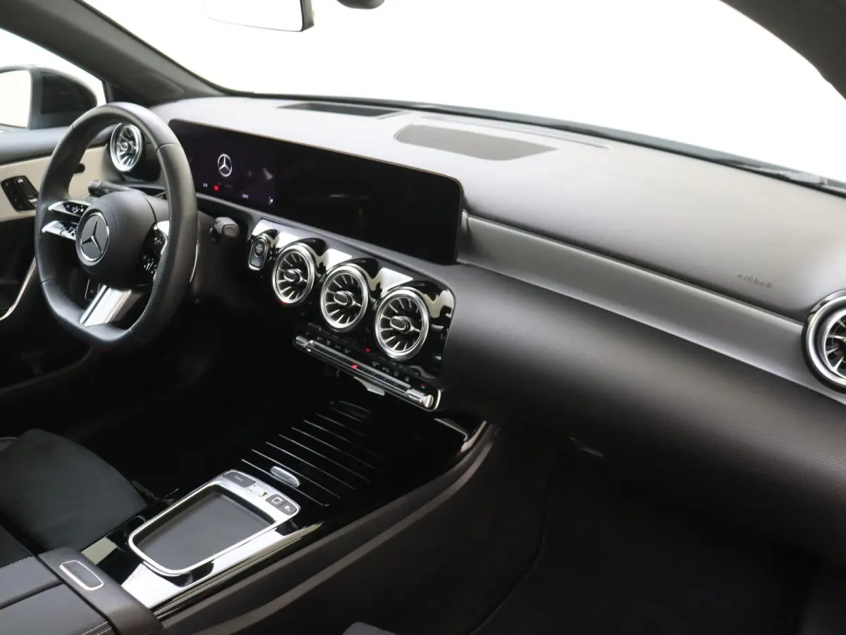 250 e Business Solution AMG / Panorama-dak / Night-Pakket / Memory-Stoelen / 360Graden-Camera / Headup-Display /