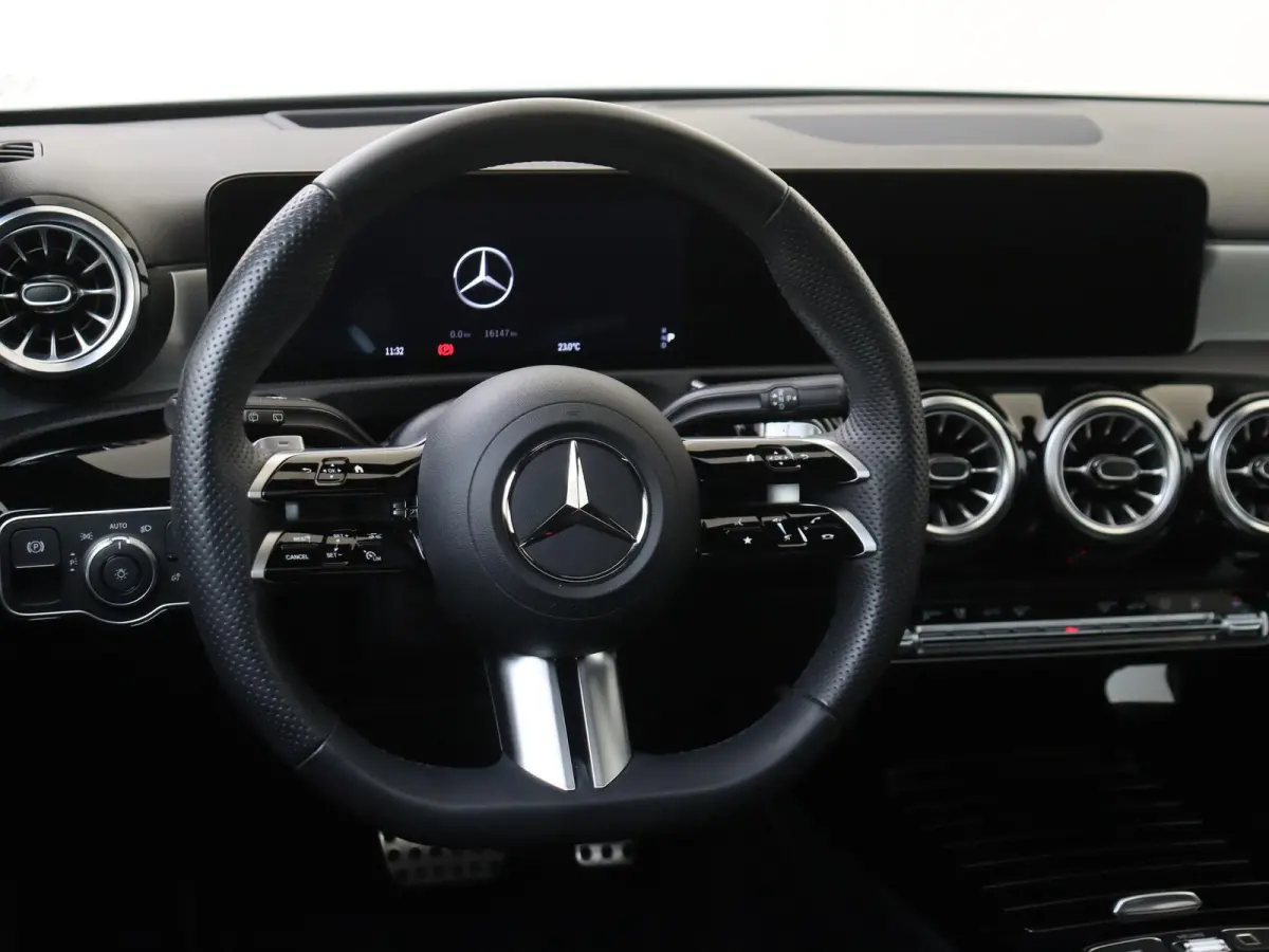 250 e Business Solution AMG / Panorama-dak / Night-Pakket / Memory-Stoelen / 360Graden-Camera / Headup-Display /