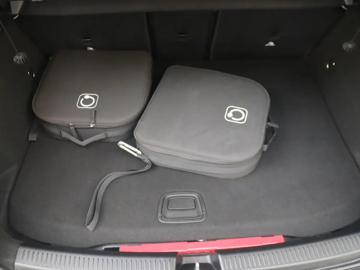 250 e Business Solution AMG / Panorama-dak / Night-Pakket / Memory-Stoelen / 360Graden-Camera / Headup-Display /