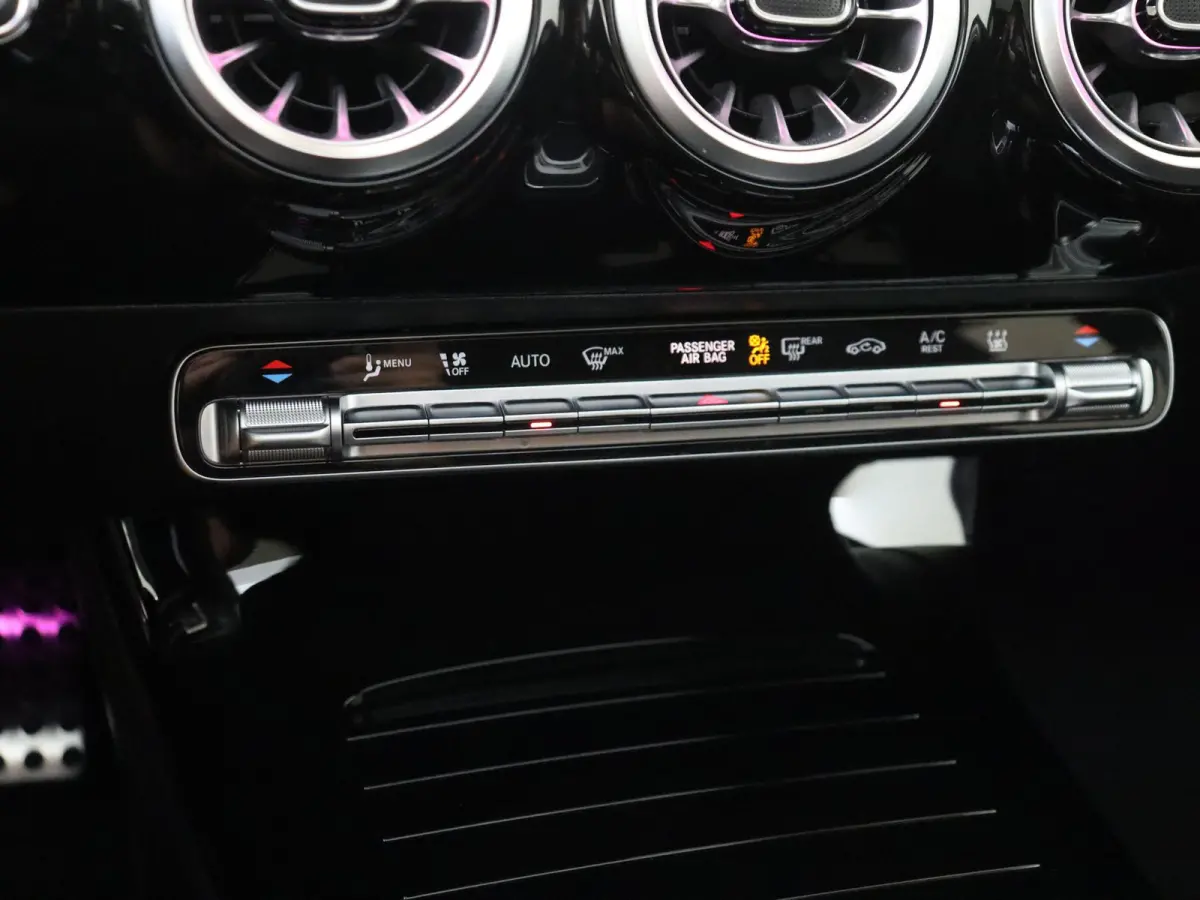 250 e Business Solution AMG / Panorama-dak / Night-Pakket / Memory-Stoelen / 360Graden-Camera / Headup-Display /