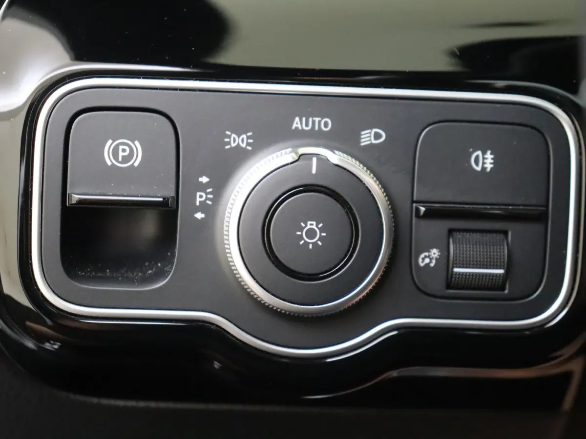 250 e Business Solution AMG / Panorama-dak / Night-Pakket / Memory-Stoelen / 360Graden-Camera / Headup-Display /