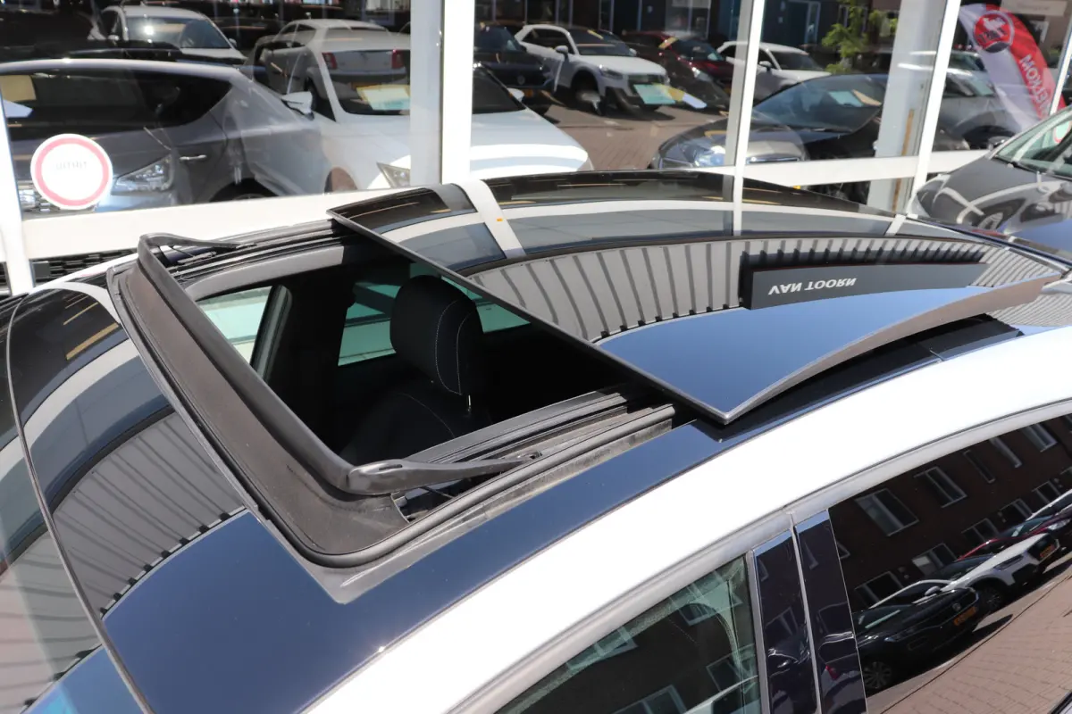 2.0 TSI CUPRA DSG Automaat Panoramadak, volledig digitaal instrumentenpaneel.