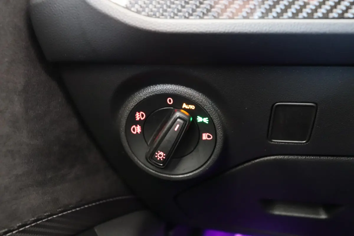 2.0 TSI CUPRA DSG Automaat Panoramadak, volledig digitaal instrumentenpaneel.