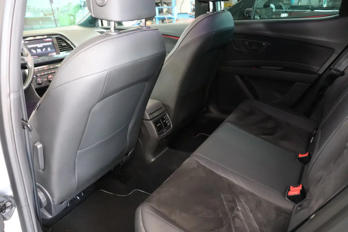 2.0 TSI CUPRA DSG Automaat Panoramadak, volledig digitaal instrumentenpaneel.