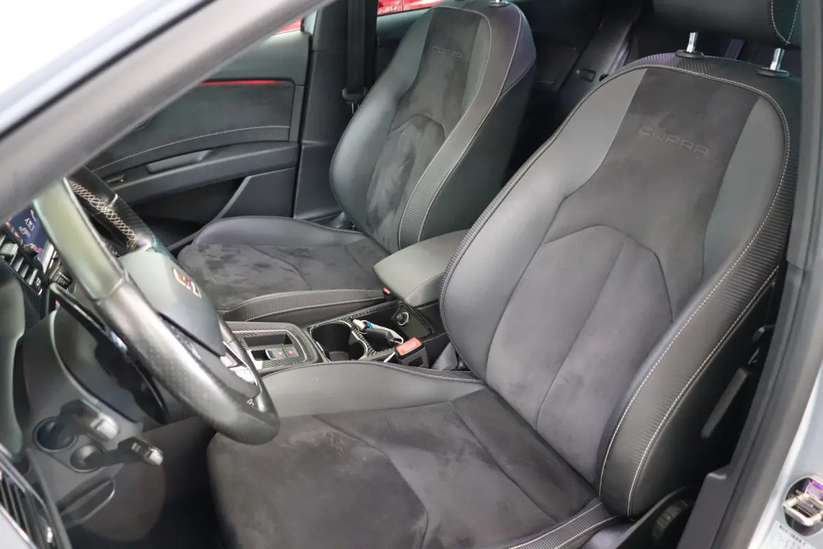 2.0 TSI CUPRA DSG Automaat Panoramadak, volledig digitaal instrumentenpaneel.