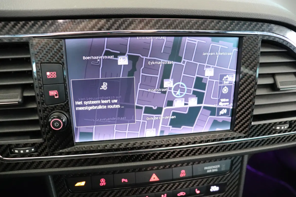 2.0 TSI CUPRA DSG Automaat Panoramadak, volledig digitaal instrumentenpaneel.