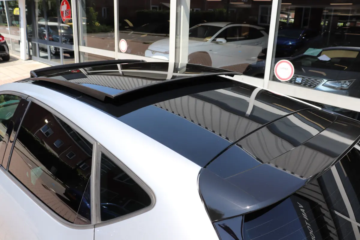2.0 TSI CUPRA DSG Automaat Panoramadak, volledig digitaal instrumentenpaneel.